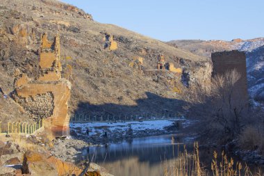 Ani Harabeleri, Ortaçağ ve UNESCO 'nun Ermeni sınırındaki Kars Eyaleti' nde yer alan bir dünya mirası alanıdır..