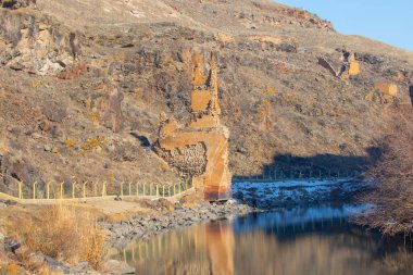 Ani Harabeleri, Ortaçağ ve UNESCO 'nun Ermeni sınırındaki Kars Eyaleti' nde yer alan bir dünya mirası alanıdır..