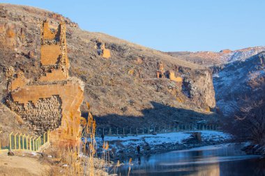 Ani Harabeleri, Ortaçağ ve UNESCO 'nun Ermeni sınırındaki Kars Eyaleti' nde yer alan bir dünya mirası alanıdır..