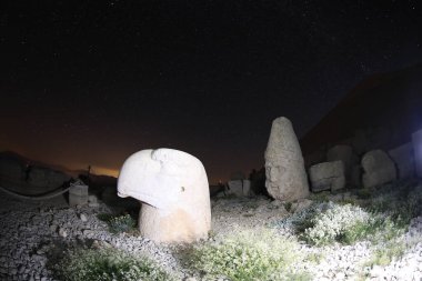 Nemrut Dağı (Adyaman - Kahta). UNESCO Dünya Mirasları Listesinde