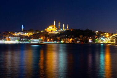 Altın Boynuz Köprüsü, İstanbul 'daki Altın Boynuz üzerindeki köprülerden biri..