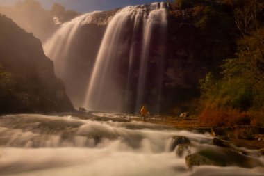 Tortum Şelalesi, Erzurum 'un Uzundere ilçesine bağlı Tortum Irmağı üzerinde yer alan bir şelaledir..
