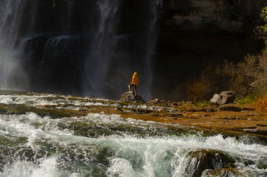 Tortum Şelalesi, Erzurum 'un Uzundere ilçesine bağlı Tortum Irmağı üzerinde yer alan bir şelaledir..