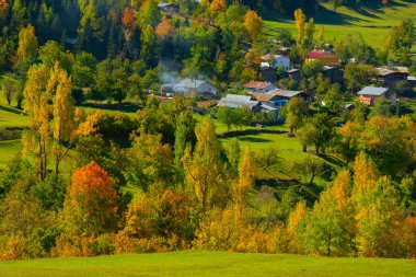 Savsat Karagol - Artvin. Avat İlçesi 'ne 25 kilometre uzaklıkta ve Sahra Karagl Milli Parkı' nda yer almaktadır..