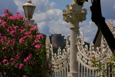 Kksu Pavyonu ya da Gksu Pavyonu, İstanbul 'un Kksu ilçesinde, Gksu deresi ile Kksu deresi arasında yer alır..