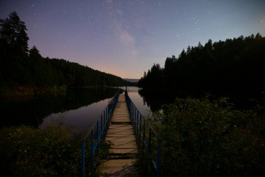 Gölün üzerindeki gerçek Samanyolu 'nun fotoğrafları..