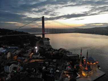 Buyuk Mecidiye Camii veya Ortakoy Camii 'nin havadan görünüşü