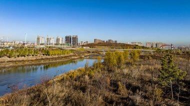 Çin Changchun 'daki Nanxi Wetland Park' ın sonbahar manzarası.