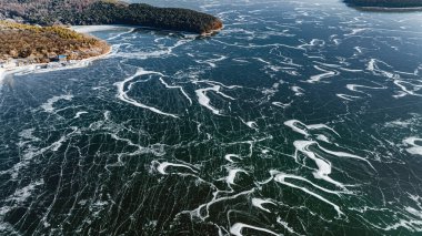 Jingyuetan Ulusal Orman Parkı 'ndaki kış manzarası, Changchun, Çin