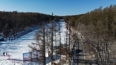 Changchun, Çin 'deki Jingyuetan kayak merkezinin görüntüsü