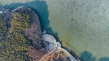 Jingyuetan Ulusal Orman Parkı Changchun, Çin 'de baharın başında