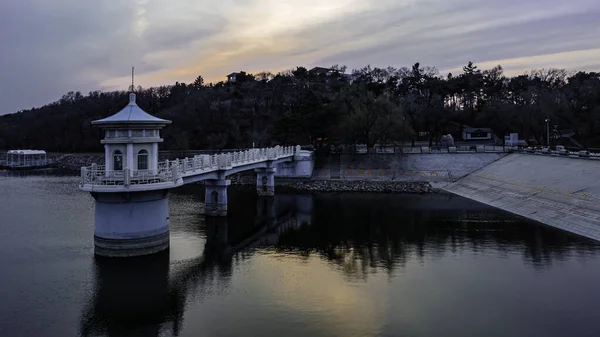 Jingyuetanin Kansallispuiston Maisema Changchunissa Kiinassa Alkukeväällä — kuvapankkivalokuva