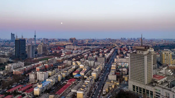 Changchun şehrinin kentsel bölgesinde sabahın erken saatlerinde