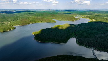 Yazın Changchun, Çin 'deki Jingyuetan Ulusal Orman Parkı manzarası