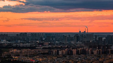 Changchun, Çin 'in güneyindeki yeni şehrin gün batımı manzarası.