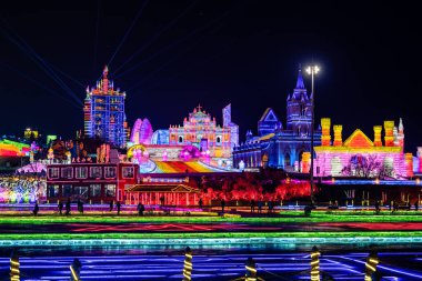 5. Çin Changchun Buzu ve Kar Yeni Dünya Buzu ve Kar Heykelleri ve Mimari Manzaraları