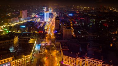 Çin 'deki Changchun şehrinin gece manzarası Ejderha Yılı Bahar Festivali sırasında