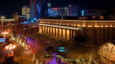 Çin, Changchun 'daki Halk Meydanı' nın gece manzarası Ejderha Yılı Bahar Festivali sırasında