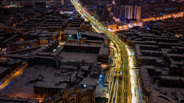 Şafaktan önce Çin 'in Changchun şehrinde kış manzarası.