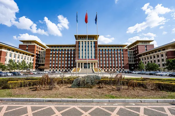 Dingxin Binası, Qianwei Kampüsü, Jilin Üniversitesi, Changchun, Çin