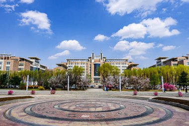 Tang Aoqing Binası, Qianwei Kampüsü, Jilin Üniversitesi, Changchun, Çin