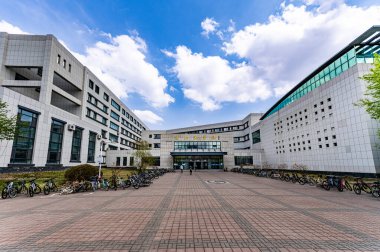 Shaw Öğretmenlik Binası 'nın mimari manzarası, Qianwei Kampüsü, Jilin Üniversitesi, Changchun, Çin