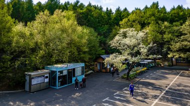 Jingyuetan Ulusal Orman Parkı manzarası, Changchun, Çin Yazın başında