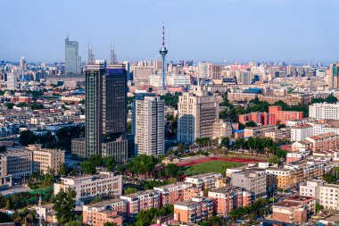 Yazın başında Changchun, Çin 'in mimari manzarası