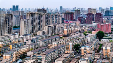 Yazın başında Changchun, Çin 'in mimari manzarası