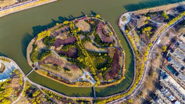 Çin, Changchun 'daki Yitong Nehri' nin bahar manzarası.