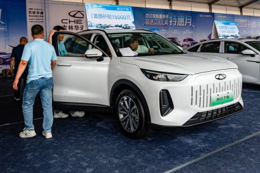 13 Temmuz 2024 'te Changchun, Çin' de 21. Changchun Uluslararası Otomobil Fuarı 'nın açık hava sergisi çok sıcaktı..