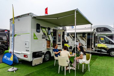 13 Temmuz 2024 'te Changchun, Çin' de 21. Changchun Uluslararası Otomobil Fuarı 'nın açık hava sergisi çok sıcaktı..