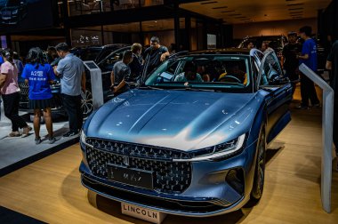 13 Temmuz 2024 'te Changchun, Çin' de 21. Changchun Uluslararası Otomobil Fuarı birçok ünlü arabayla düzenlendi..