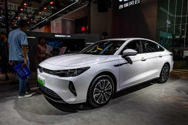 13 Temmuz 2024 'te Changchun, Çin' de 21. Changchun Uluslararası Otomobil Fuarı birçok ünlü arabayla düzenlendi..