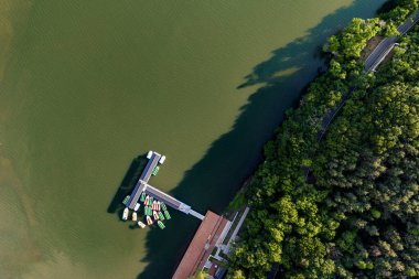 Ay Koyu, Jingyuetan Ulusal Orman Parkı, Changchun, Çin Yazları