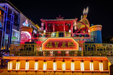 3 Ağustos 2024, Shenyang, Liaoning, Çin. Shenyang Kuzey Pazarı Gece Pazarı gıda, kültür ve eğlence entegre eden bir turistik merkezdir..