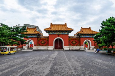 Beiling Park, Shenyang, Çin 'in ana kapısının mimari manzarası.