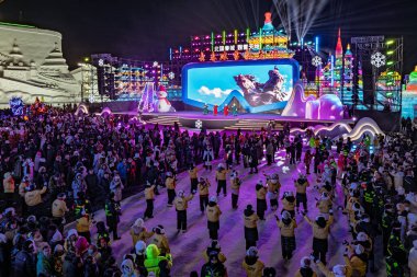 17 Aralık 2024, Changchun, Çin 28. Changchun Buz ve Kar Festivali başlıyor! Altıncı Changchun Buz ve Kar Yeni Dünya açılıyor.!