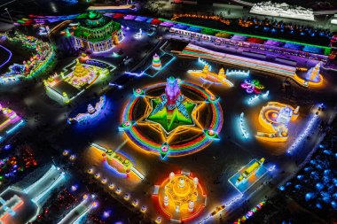 Renkli ışıklar, buz heykeller ve binalar - 6. Çin Changchun Buzu ve Yeni Kar Dünyası