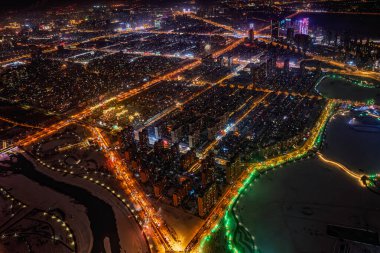 Changchun, Çin 'deki Nanxi Wetland Parkı' nın gece görüşü Fener Festivali sırasında