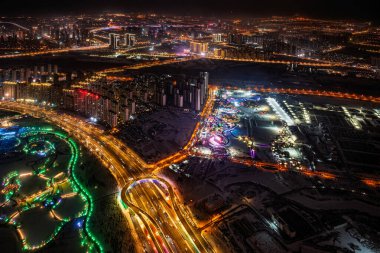Changchun, Çin 'deki Nanxi Wetland Parkı' nın gece görüşü Fener Festivali sırasında