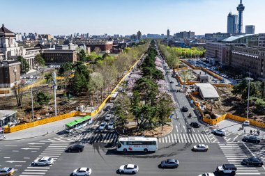 Baharın başında Çin 'deki Changchun Kültür Meydanı manzarası
