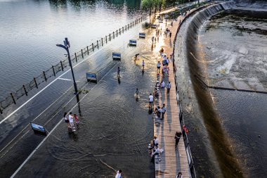 Jingyuetan Ulusal Orman Parkı 'ndaki Yishuiwan manzarası, Changchun, Çin