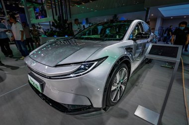 14 Temmuz 2025 'te Changchun, Çin' de 22. Changchun Uluslararası Otomobil Fuarı birçok ünlü arabayla düzenlendi ve birçok marka yeni modeller piyasaya sürdü..