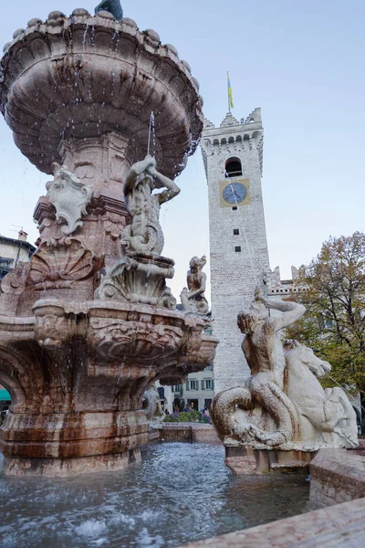 Middeleeuwse Toren Fontein Van Neptunus Het Centrum Van Trento Trentino — Stockfoto
