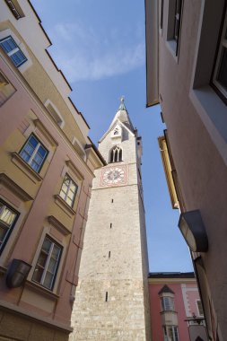 Beyaz Kule, Romanesk Saint Michael Kilisesi Brixen, Trentino, Alto Adige, İtalya