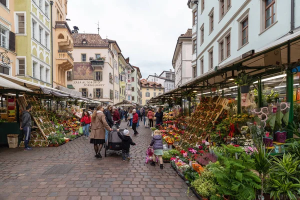 Bolzano Novembre 2022 Famoso Mercato Ortofrutticolo Piazza Delle Erbe Provincia — Foto Stock