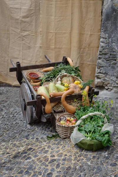 Obst Und Gemüsestand Auf Einem Mittelaltermarkt — Stockfoto