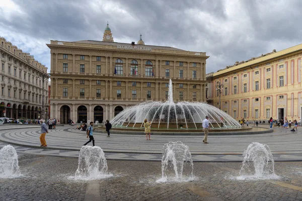 意大利热那亚 2022年9月28日 法拉利广场 Piazza Ferrari 是热那亚的主要广场 座落在市中心 位于历史和现代中心之间 周围有几座宫殿和重要建筑物 — 图库照片