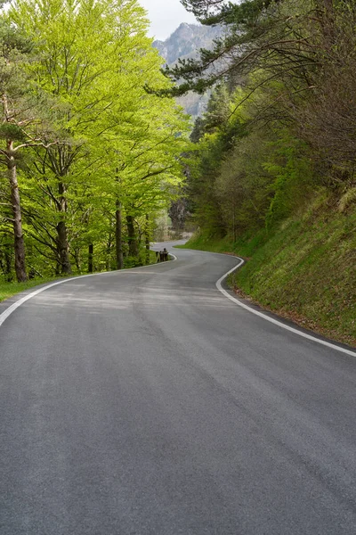 Estrada Que Conduz Montanhas — Fotografia de Stock